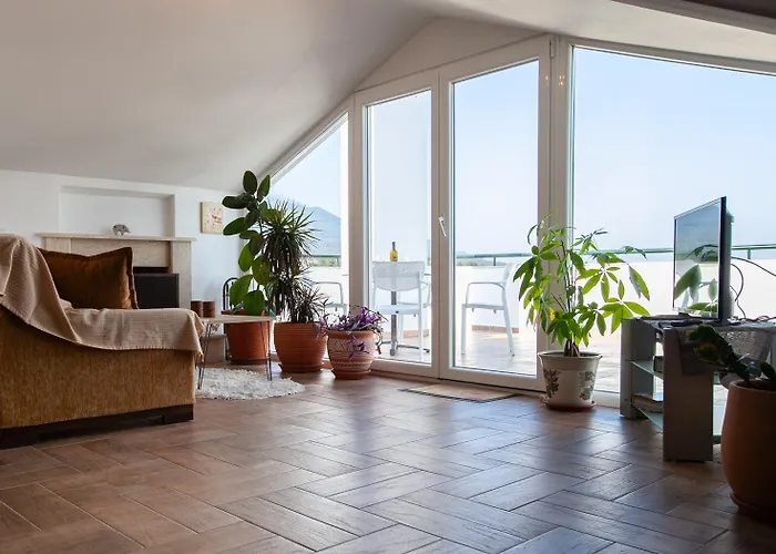 Villa Rodon With Great View, Sauna And Jacuzzi